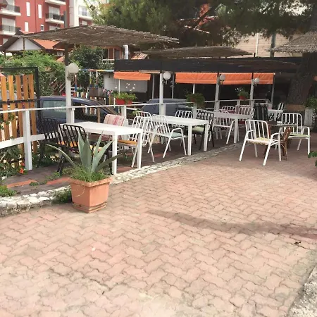 Bujtina E Zefit Hotel Kodermarlekaj