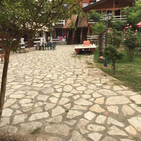 Hotel Bujtina E Zefit