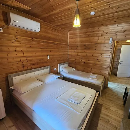 Bujtina E Zefit * Shengjin