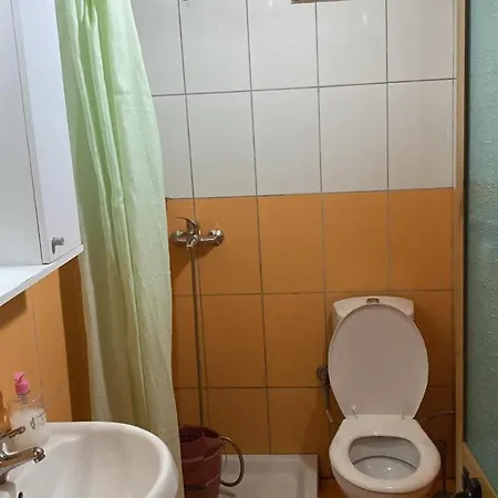 Bujtina E Zefit Holiday home *