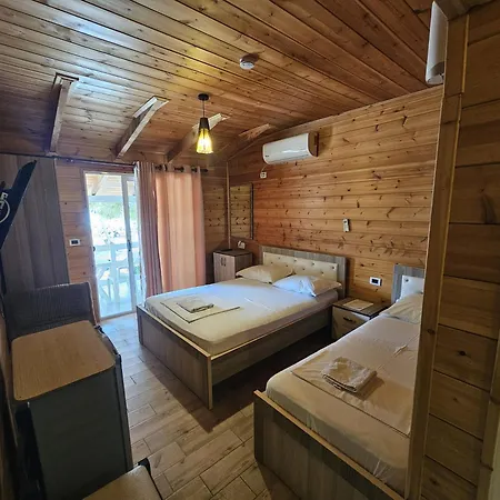 Bujtina E Zefit Casa de Férias *